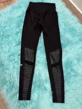 ALO Yoga Black Leggings with Textured and Faux-Leather Panels